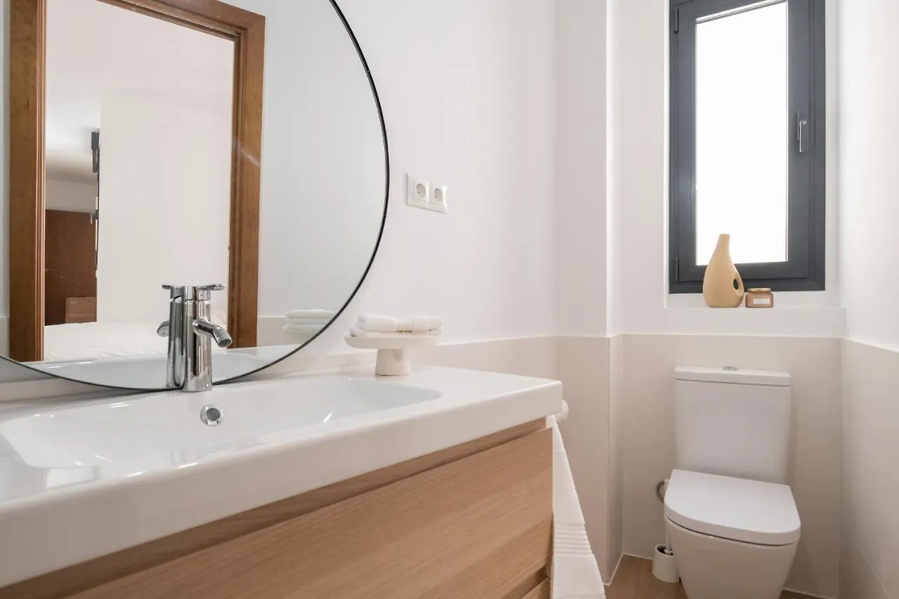 Malasana 13, Nuevo Apartamento 2 Dormitorios, Centro Historico, Todos Servicios, Barrio Tranquilo, Ms Málaga 0*,